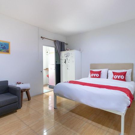 Oyo 644 Pong Pai House Hotell Bangkok Eksteriør bilde