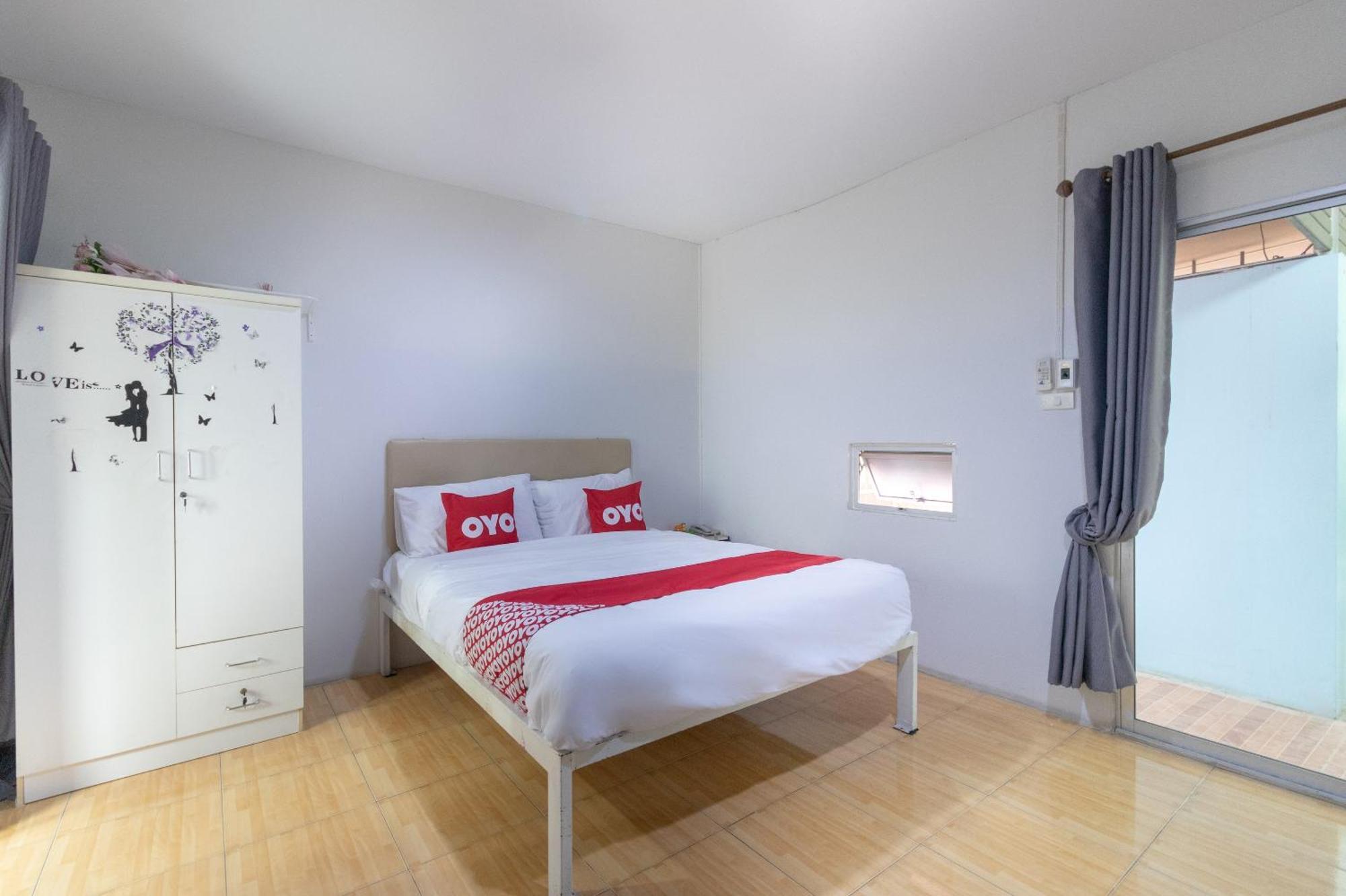 Oyo 644 Pong Pai House Hotell Bangkok Eksteriør bilde