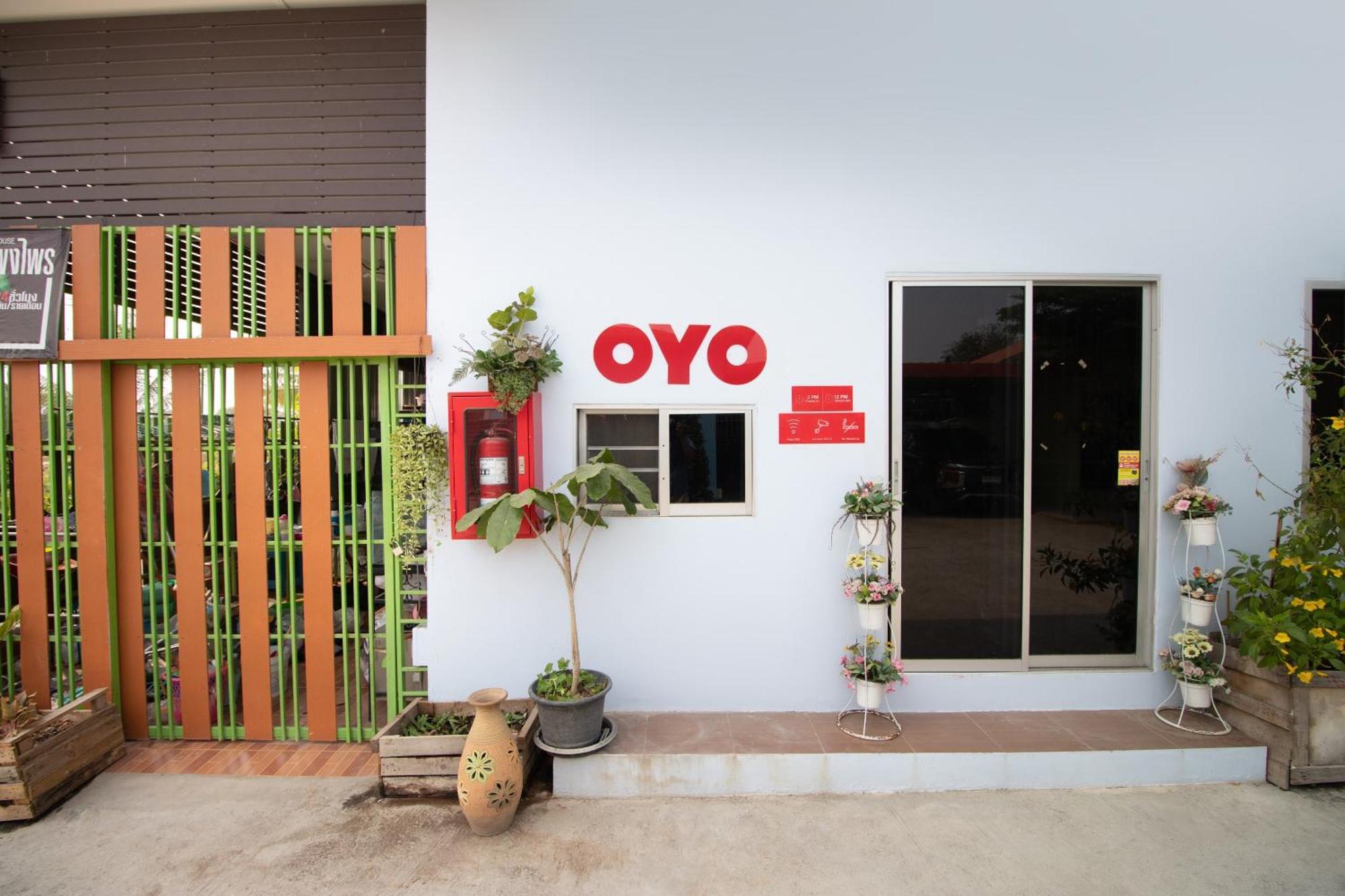 Oyo 644 Pong Pai House Hotell Bangkok Eksteriør bilde
