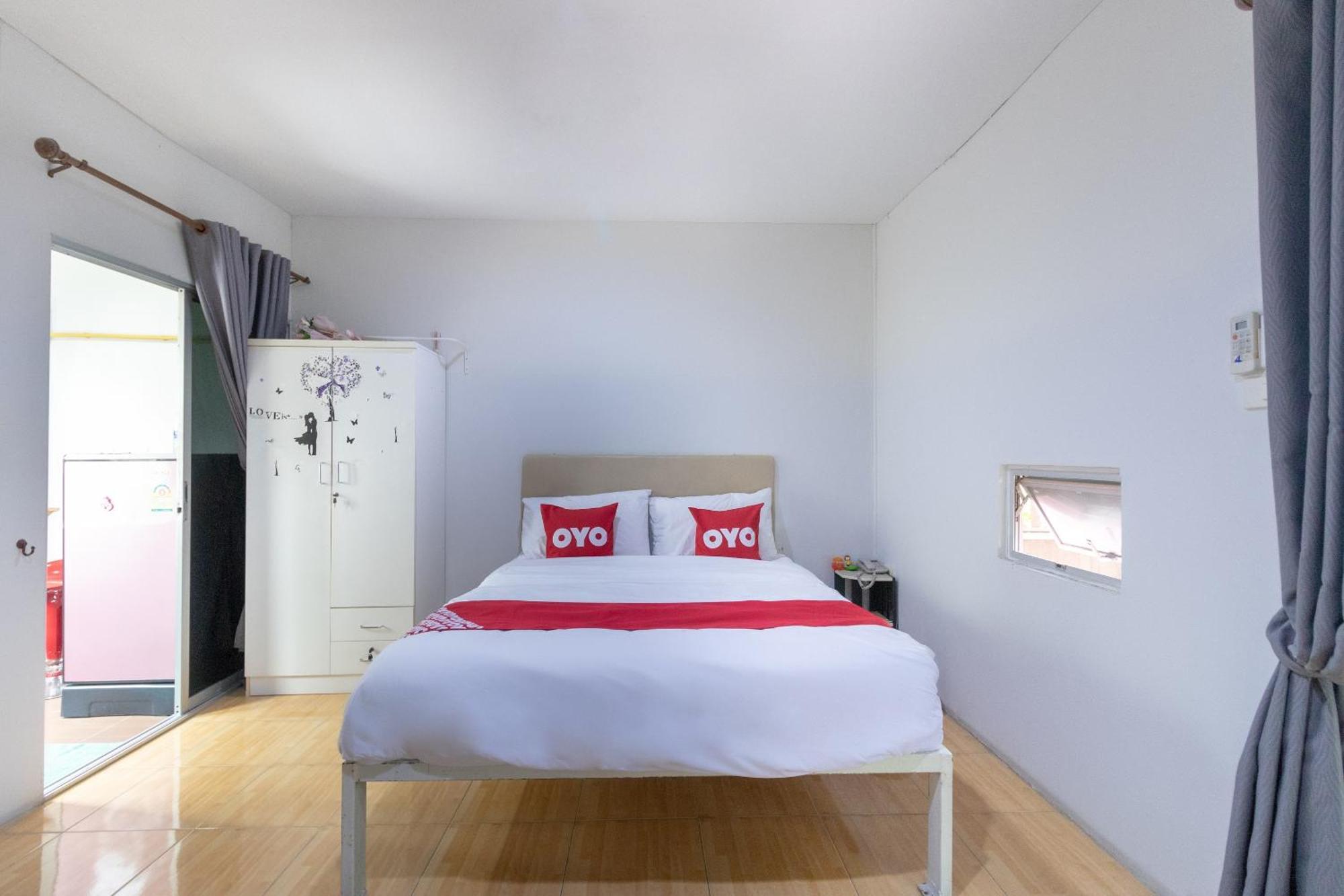 Oyo 644 Pong Pai House Hotell Bangkok Eksteriør bilde